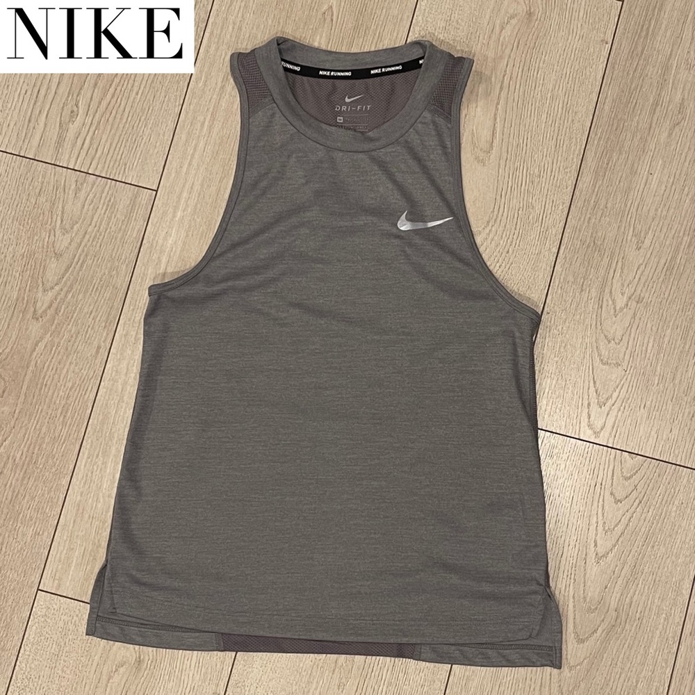 ✔️ Nike Gray Muscle Tank